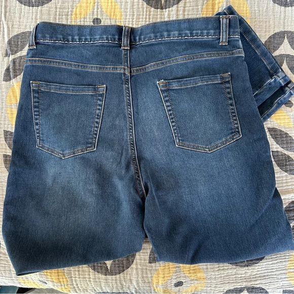 Lands End women's jeans, size 18, straight leg, medium blue - Picture 2 of 8